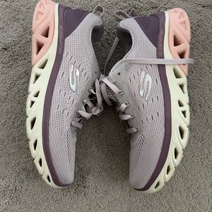 Sketchers Sneakers Size 7